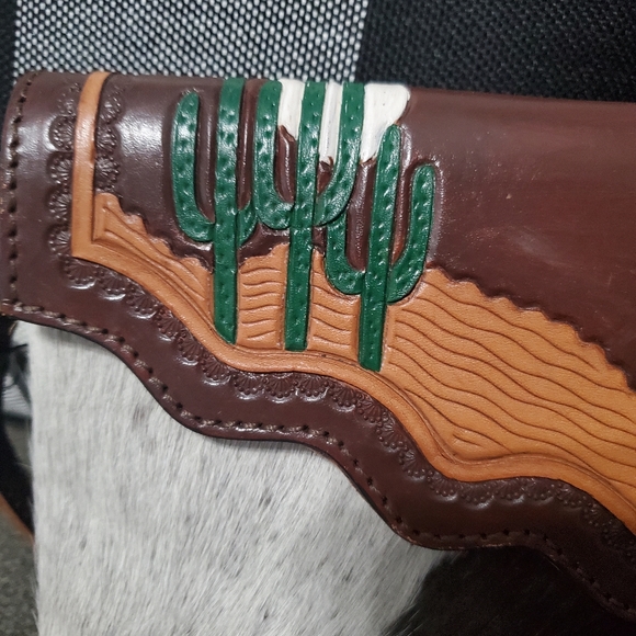 Envelope Cowhide Purse - Picture 3 of 4